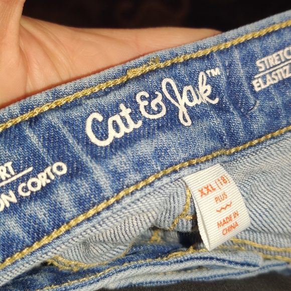 EUC Cat n Jack girls size XXL 18 plus jean shorts - Picture 4 of 4